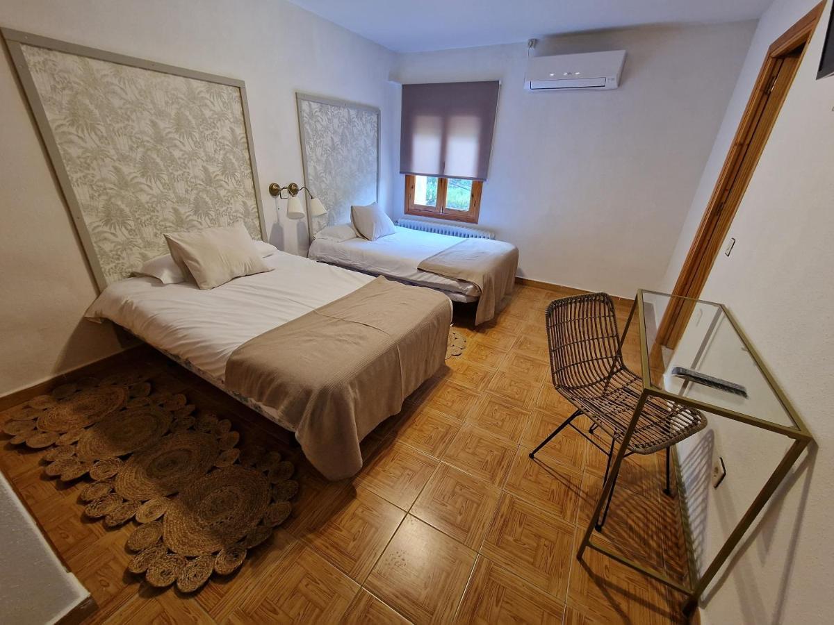 Hostal La Colonial Мадригаль-де-ла-Вера Экстерьер фото