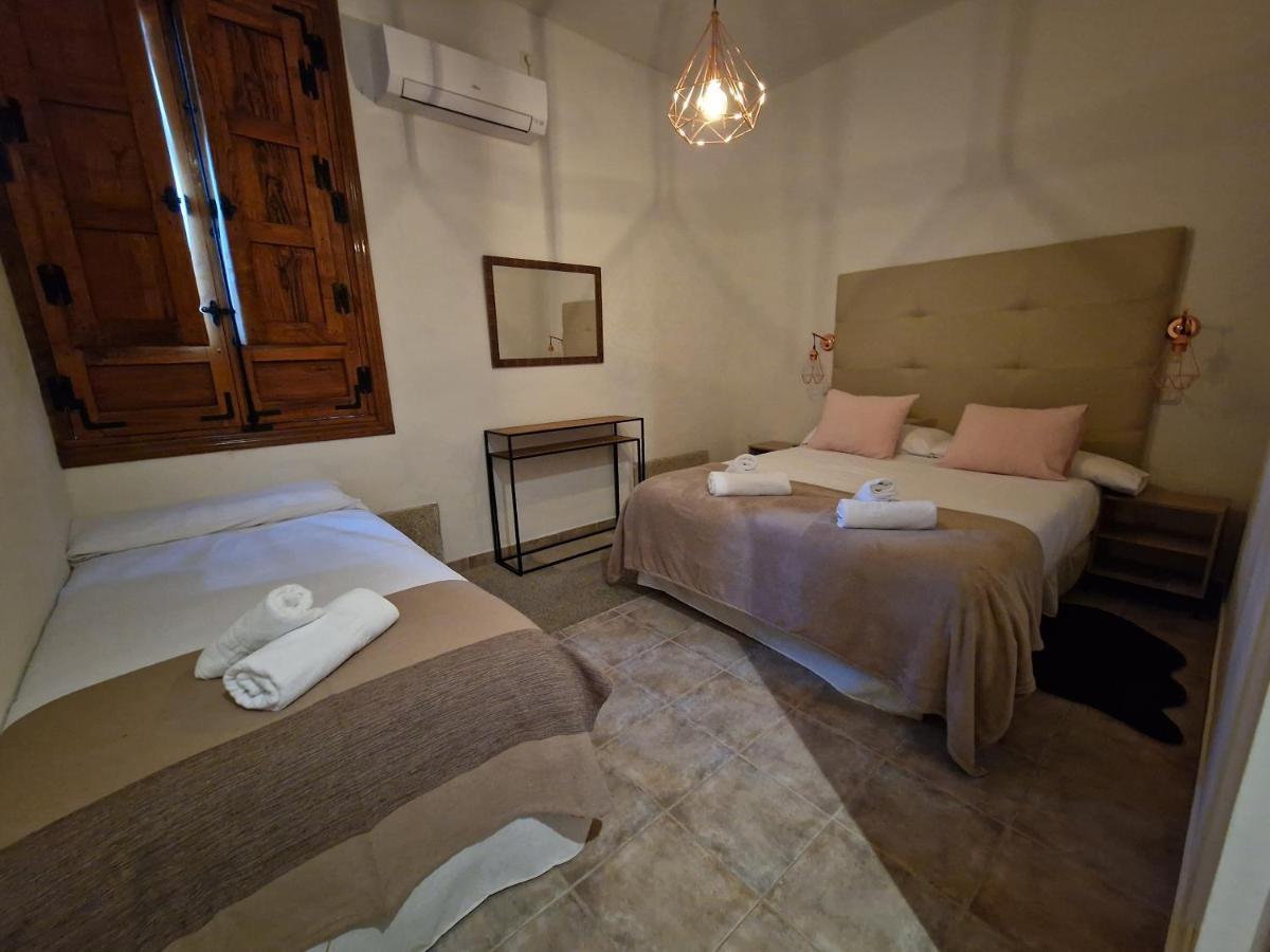 Hostal La Colonial Мадригаль-де-ла-Вера Экстерьер фото