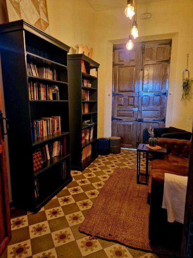 Hostal La Colonial Мадригаль-де-ла-Вера Экстерьер фото