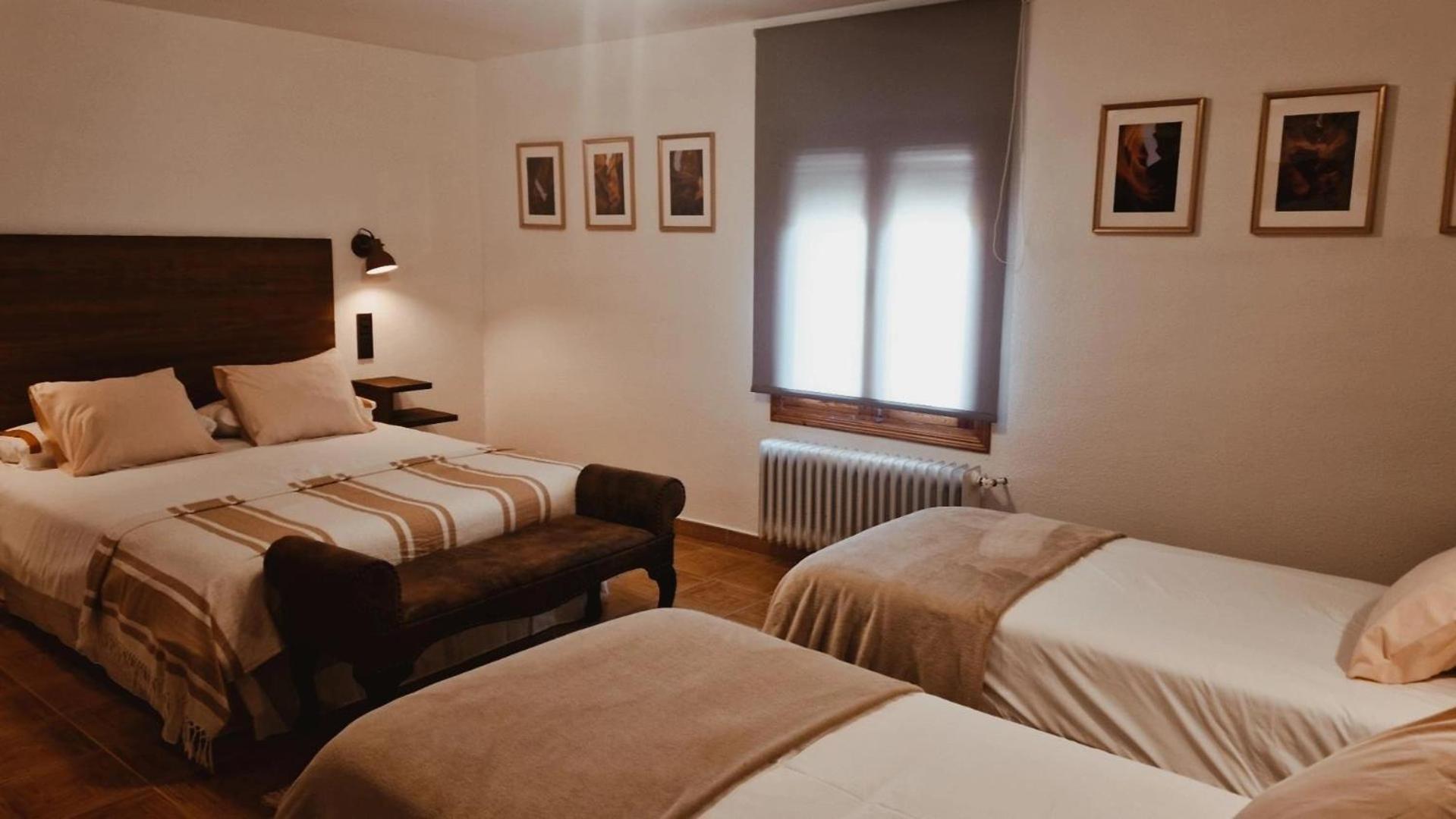 Hostal La Colonial Мадригаль-де-ла-Вера Экстерьер фото
