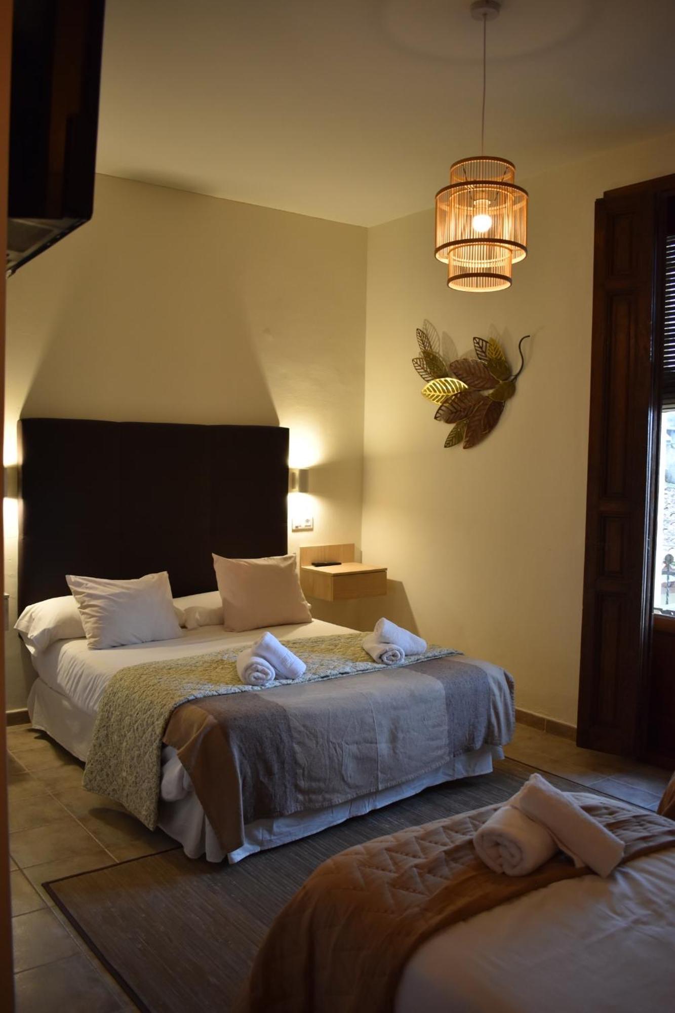 Hostal La Colonial Мадригаль-де-ла-Вера Экстерьер фото